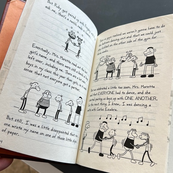 Used Diary of a Wimpy Kid The Third 3rd Wheel Jeff Kinney New Hardbound Book - Picture 2 of 5